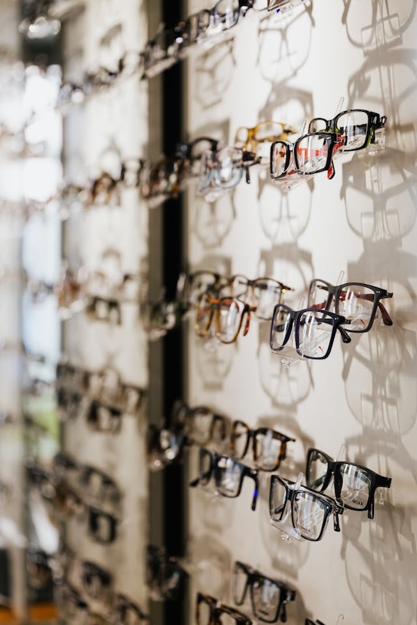 mur-de-lunettes-opticiens